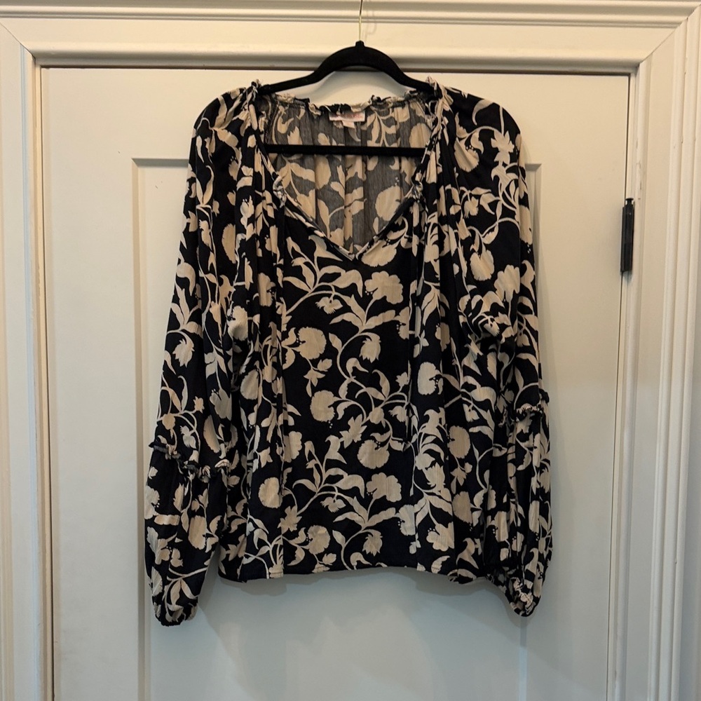 Knox Rose Black and Cream Floral Blouse